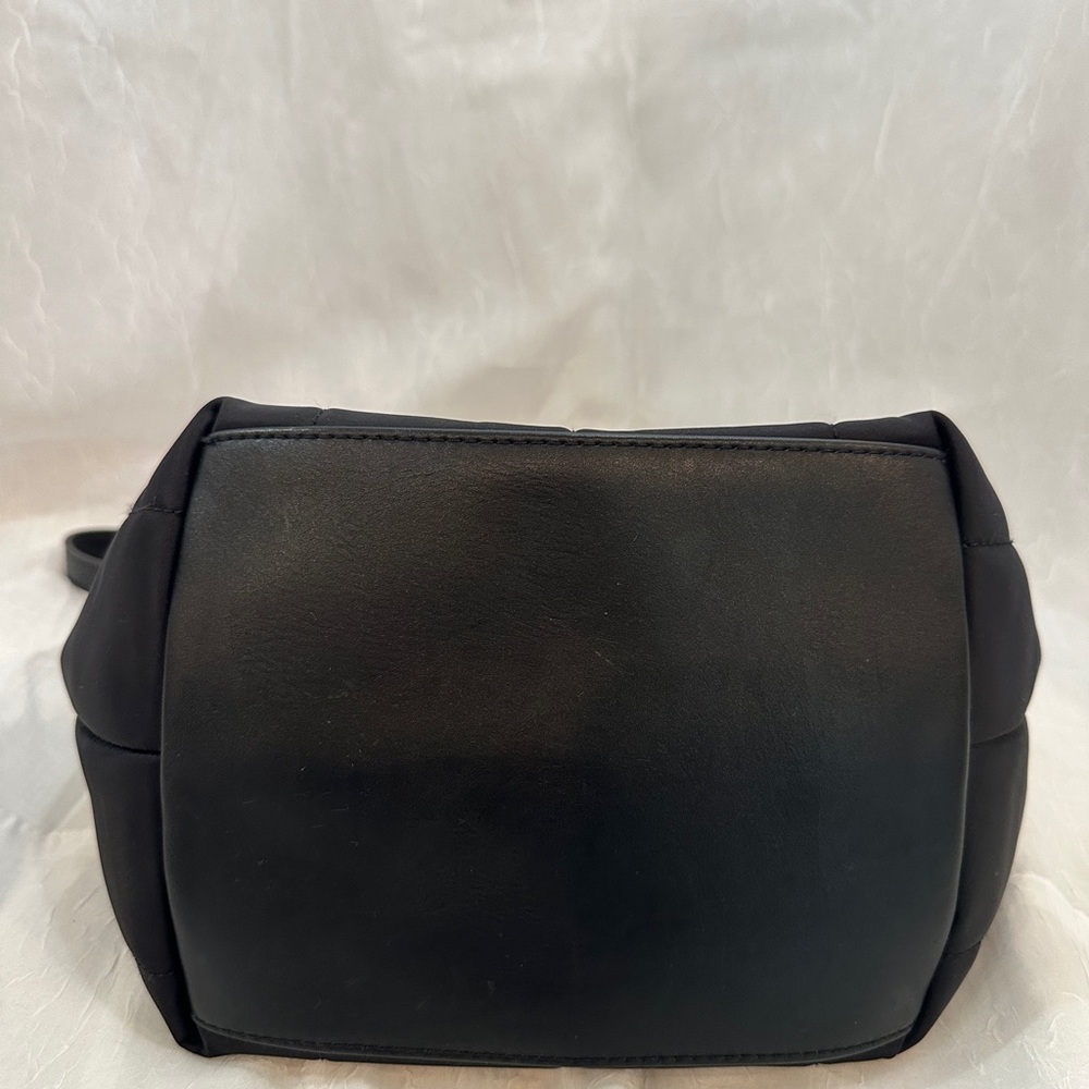 Tommy Hilfiger Black Quilted Bag - Picture 4 of 9